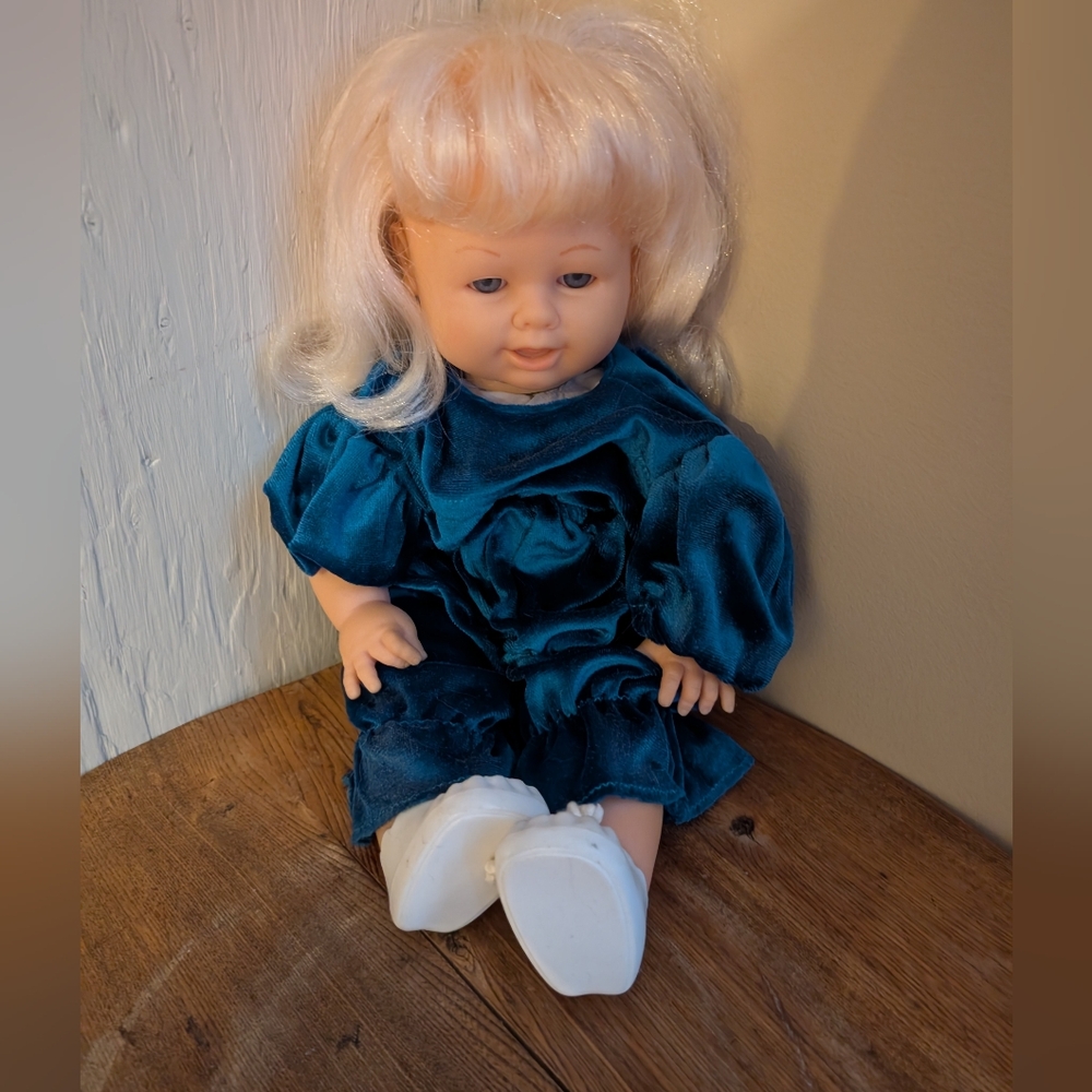 Vintage Famosa Doll (TLC)